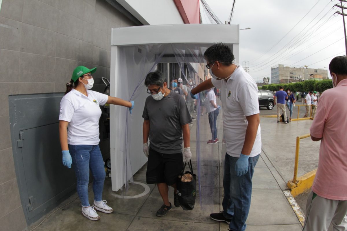 Túnel de Ozono se instala en La Molina para contribuir a la desinfección de vecinos