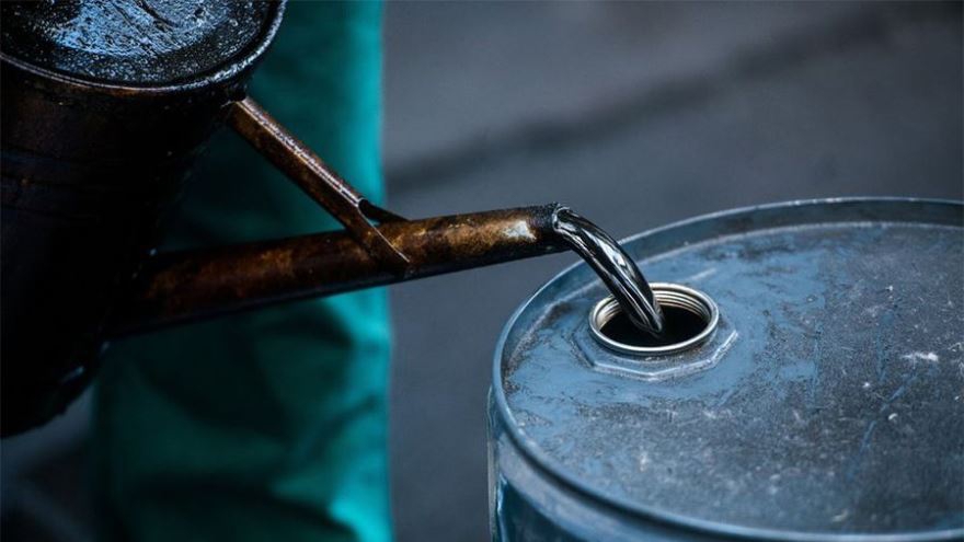Hundimiento histórico del petróleo en los EEUU