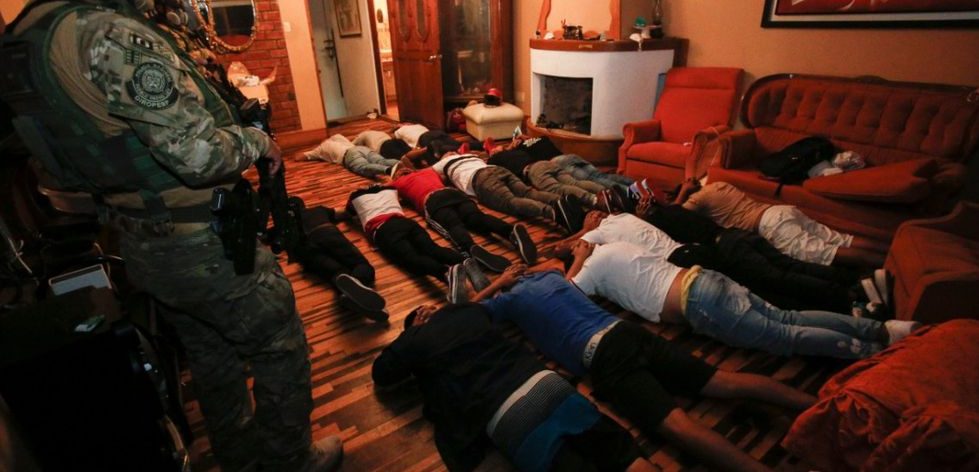 Intervienen a 69 personas en fiesta de Ancón que contaba con armas y drogas