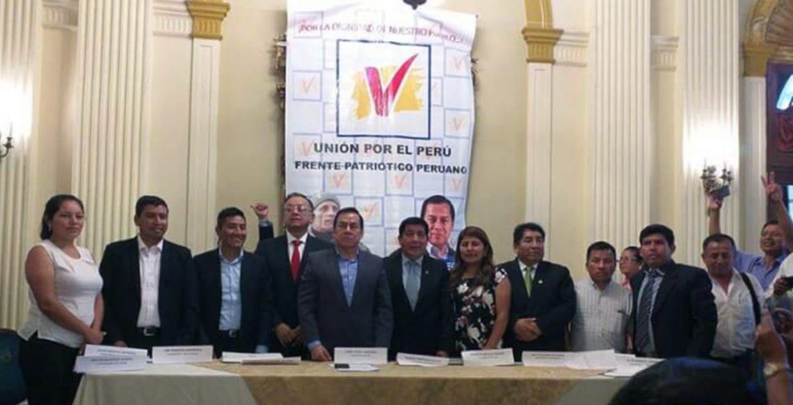 Cinco congresistas renuncian a bancada de Unión por el Perú