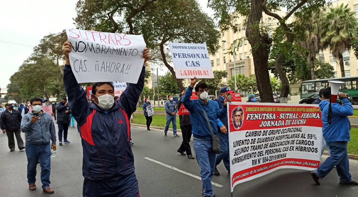 Médicos protestan ante el Minsa y EsSalud por exponerlos al coronavirus
