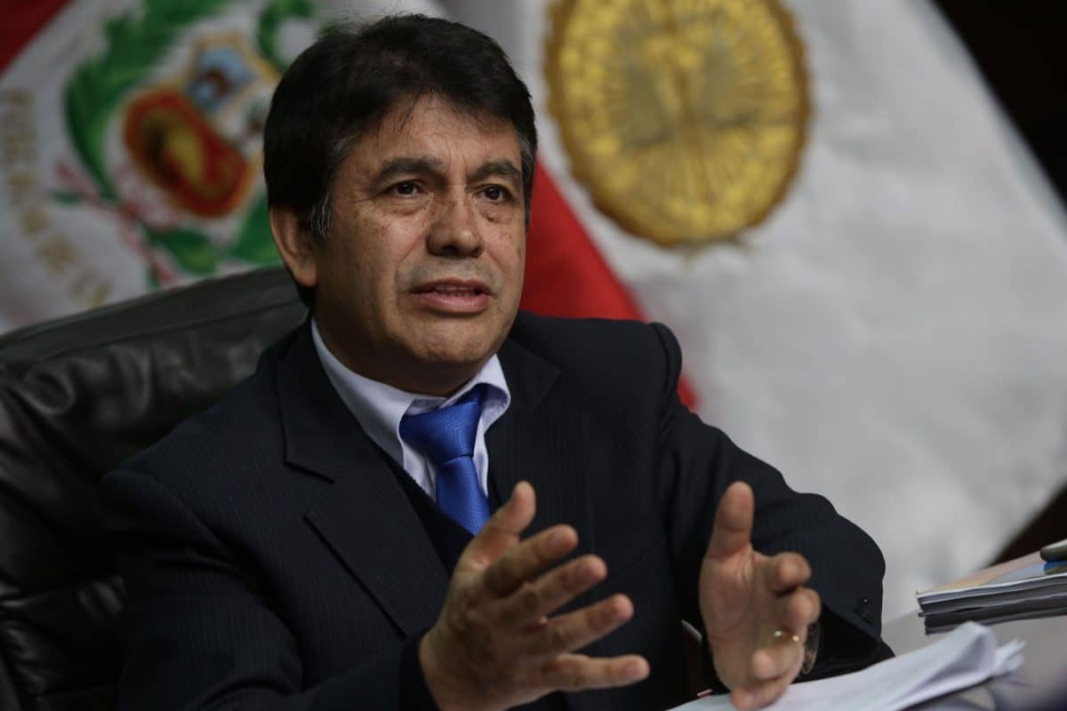 Gálvez presenta denuncia constitucional contra Sánchez