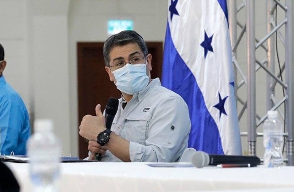 Hospitalizan a presidente de Honduras por contraer coronavirus