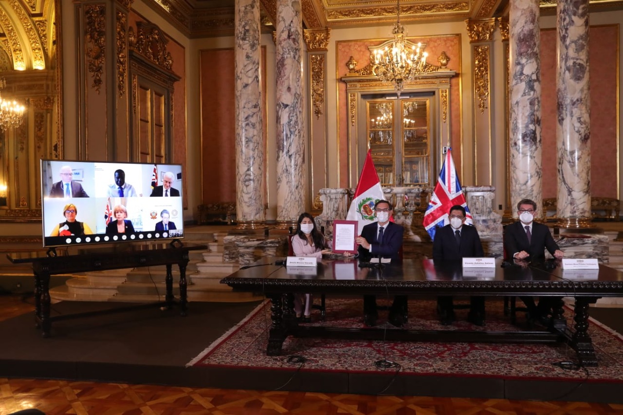 Perú suscribió convenio con Reino Unido para recibir asistencia en obras de prevención y reconstrucción