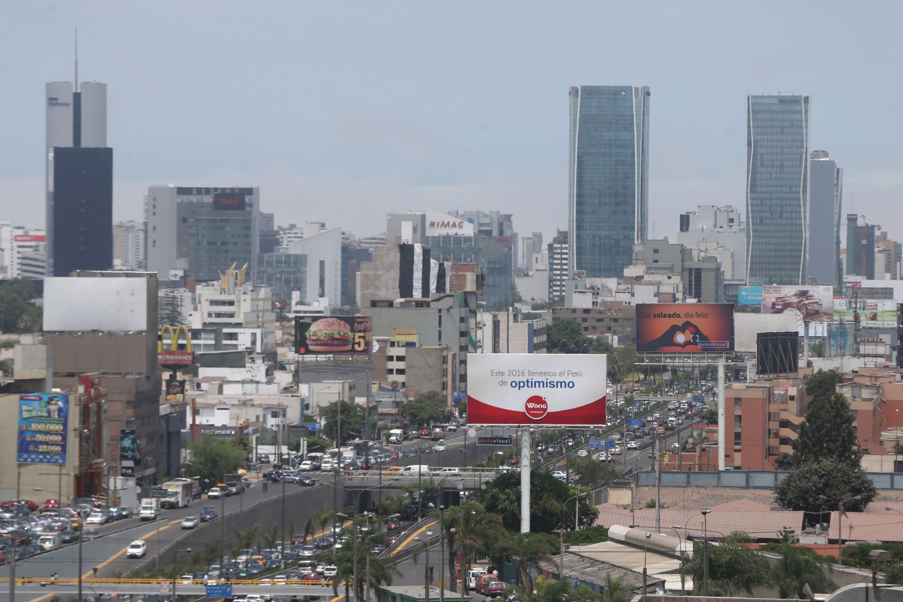 Economía peruana cayó 31.2%  en mayo, tras 40.49% de abril 