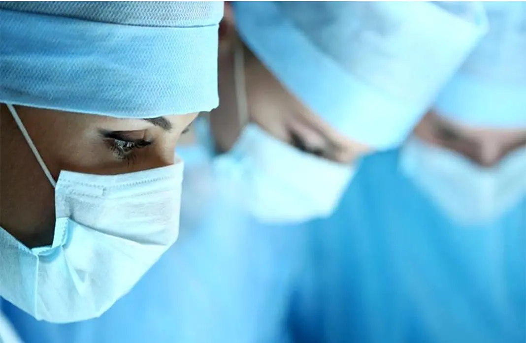 médicos