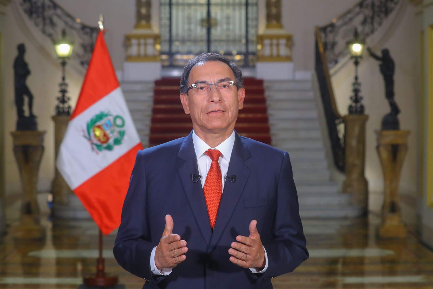 Vizcarra convocó sesión al Consejo de Ministros