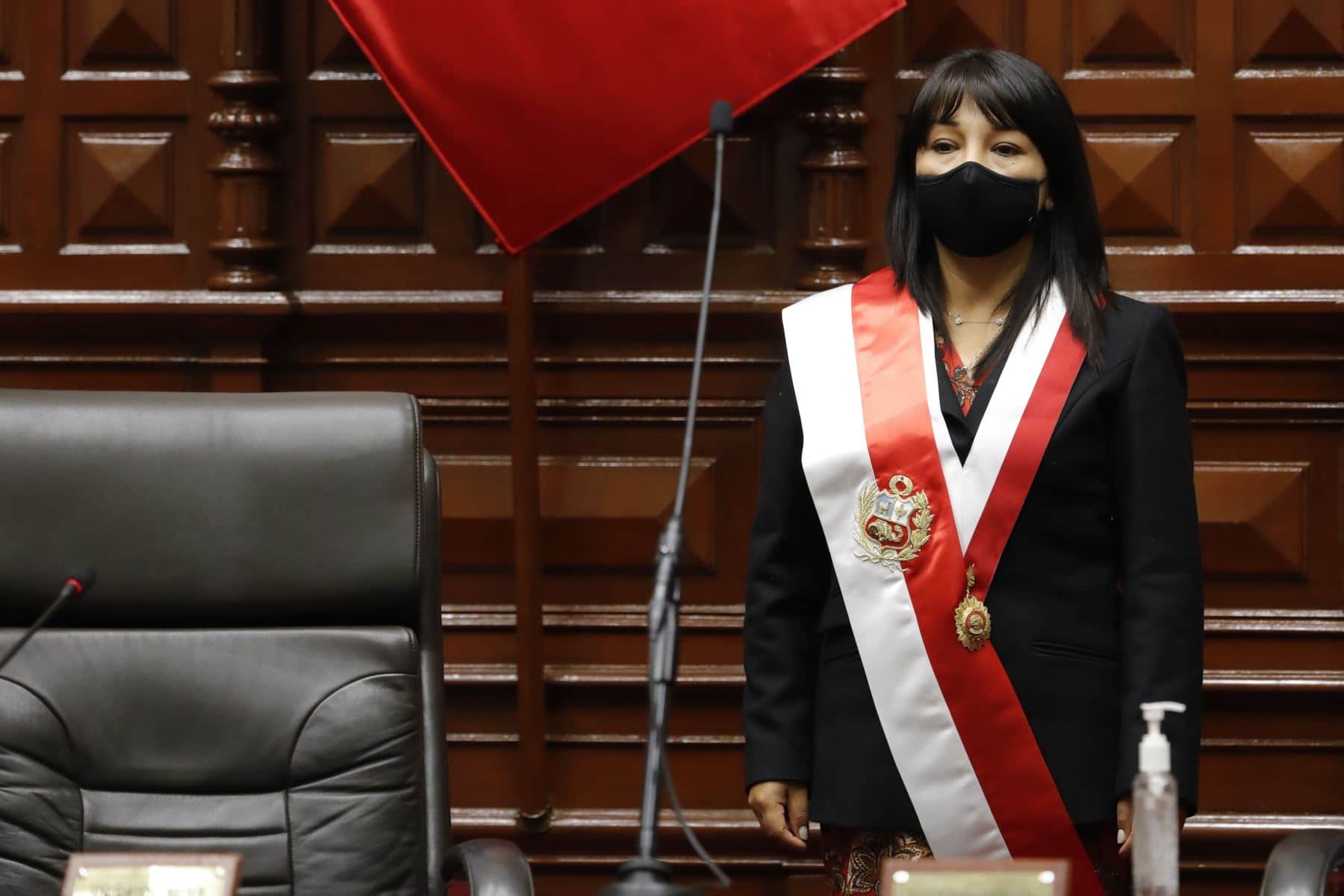 Podemos Perú plantea censurar a Mirtha Vásquez