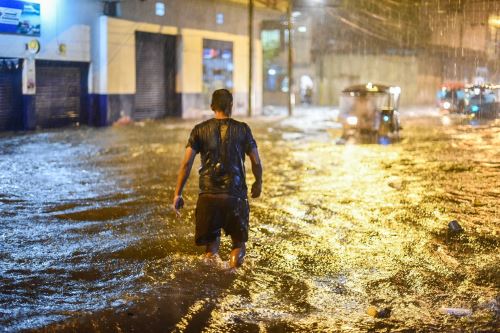 Iquitos: Fuertes lluvias provocaron daños en viviendas y calles