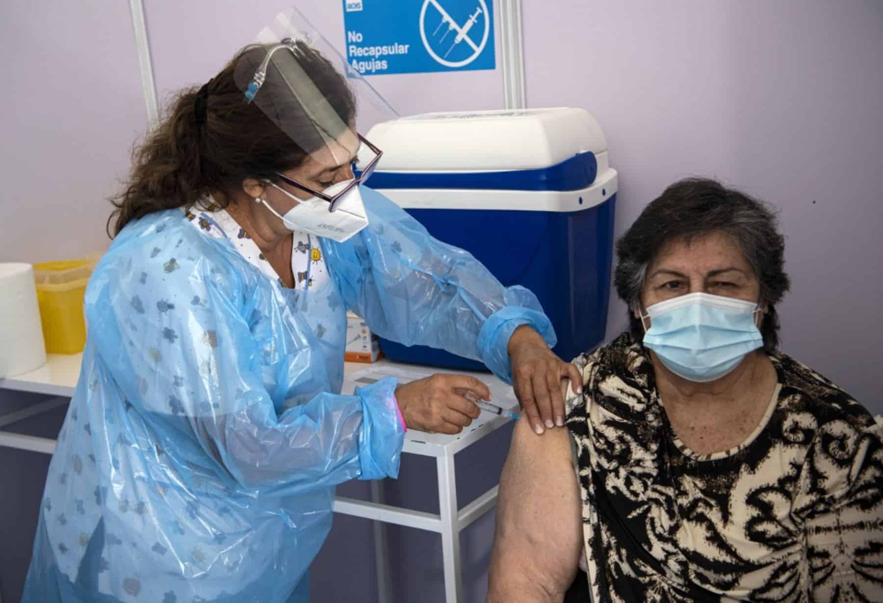 Chile arriesgó y prepagó vacunas que no sabía si funcionarían