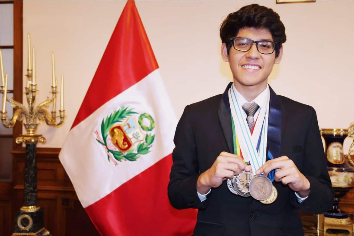 Campeón internacional de Química ocupa primer puesto en la PUCP
