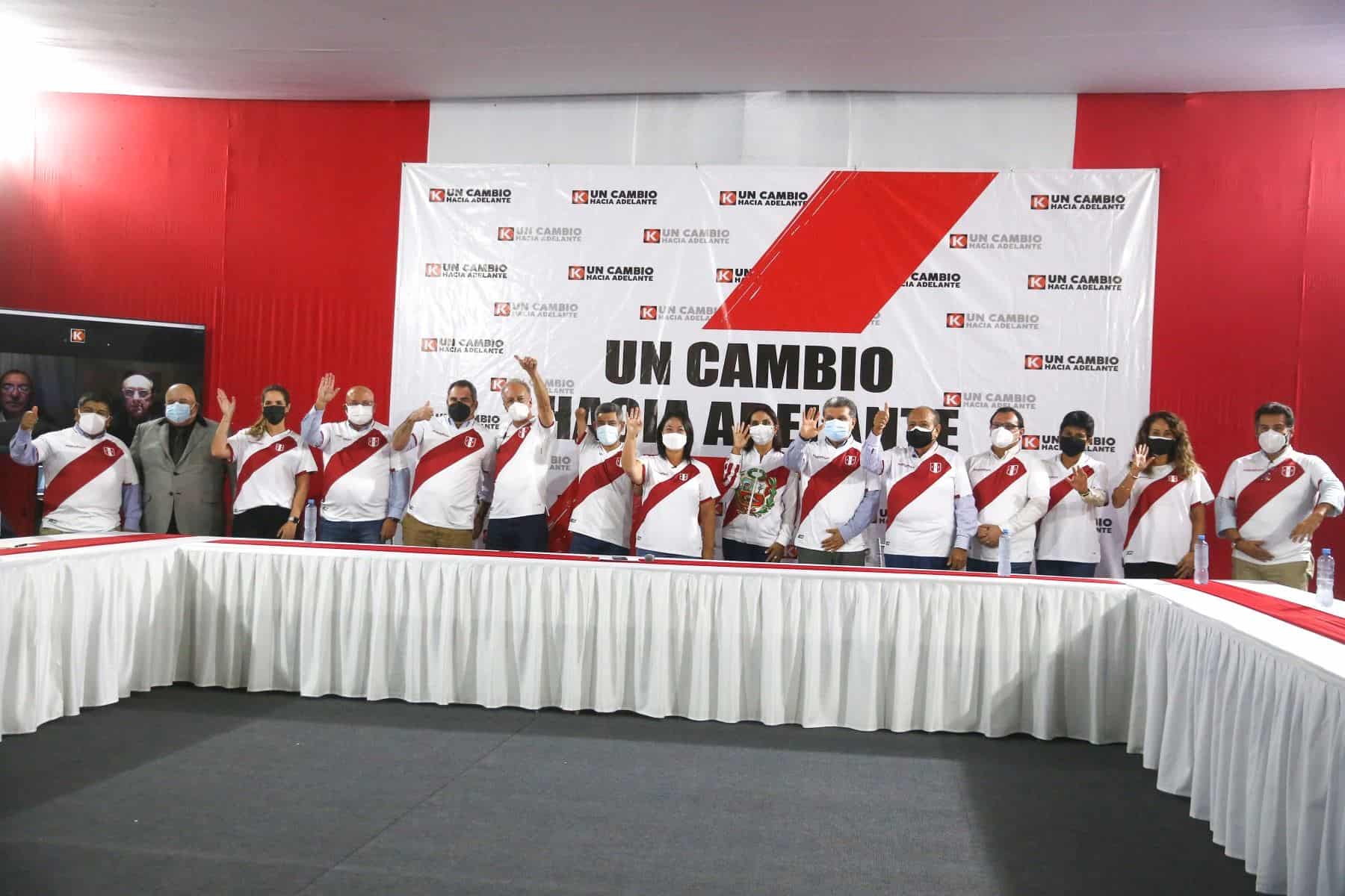 Fujimori presenta equipo técnico de primer nivel