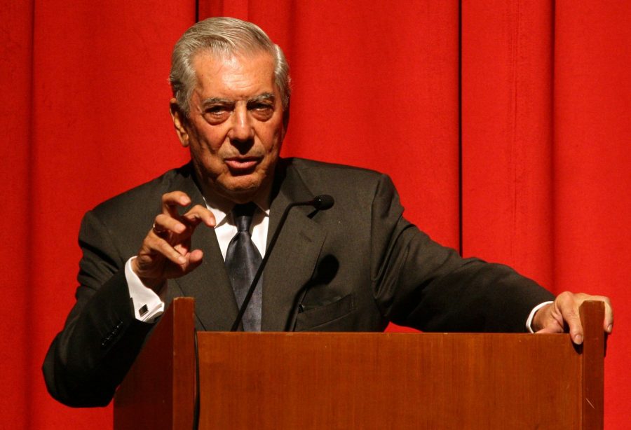 Vargas Llosa afirma que hubo “graves irregularidades” en la segunda vuelta