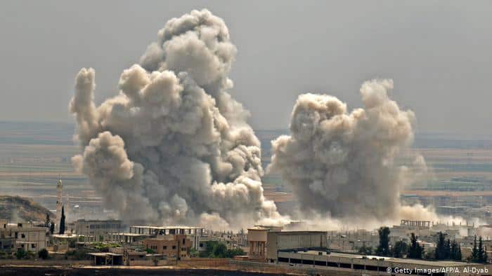 Bombardeos estadounidenses en Irak y Siria matan a 5 iraquíes y destruyen instalaciones pro iraníes