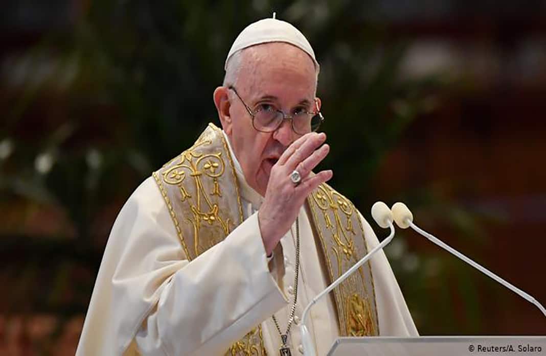 Papa Francisco es internado por una cirugía en el colón