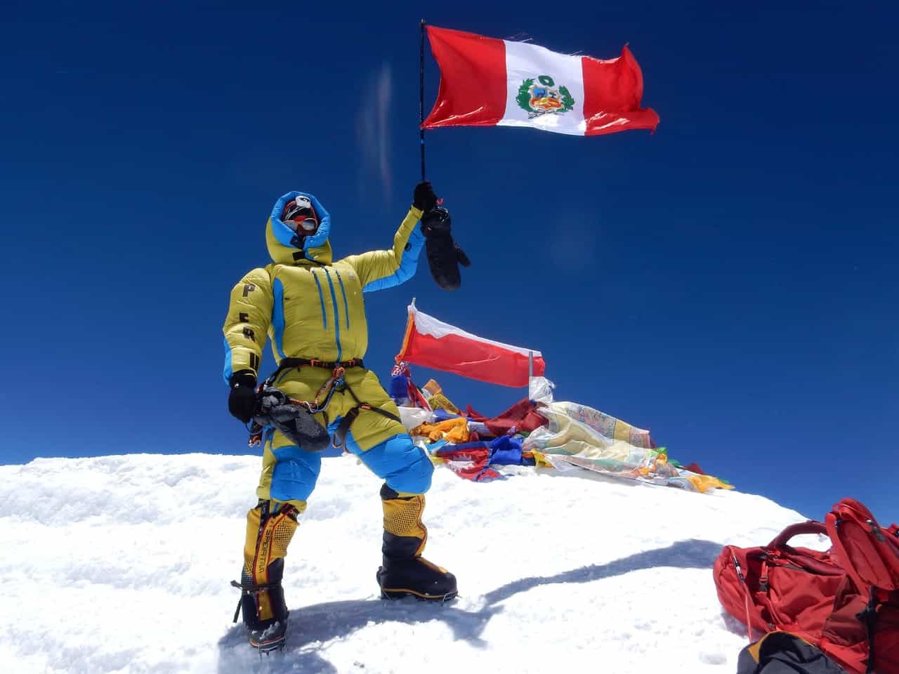 Bandera peruana gigante flameará en el Huascarán
