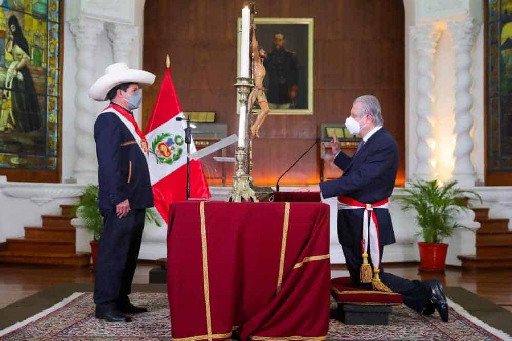 Óscar Maúrtua juramentó como nuevo canciller de la República