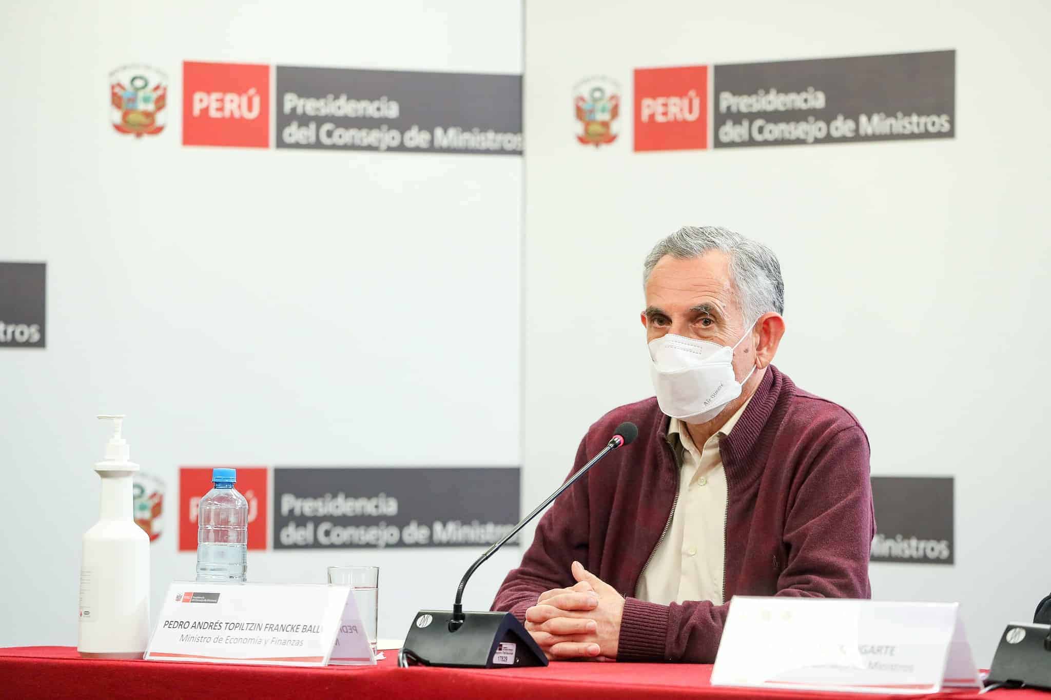 Pedro Francke: El Gobierno está separado del partido