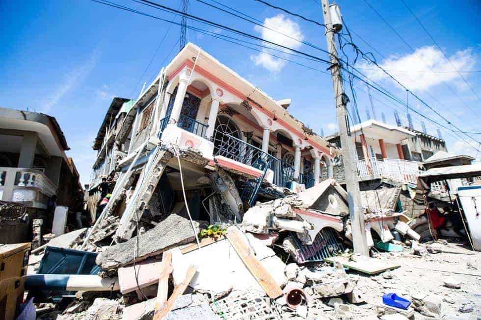 Haití: 304 muertos y destrucción tras terremoto