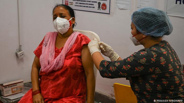 ¡EN UN DÍA! Vacunan a 10 millones de personas contra la COVID-19 en India