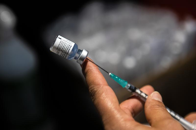 Brasil producirá vacuna de la firma Pfizer-BioNTech