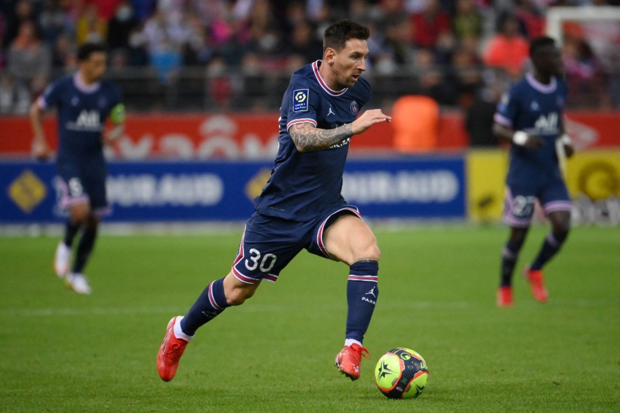Lionel Messi hizo su debut con camiseta del PSG
