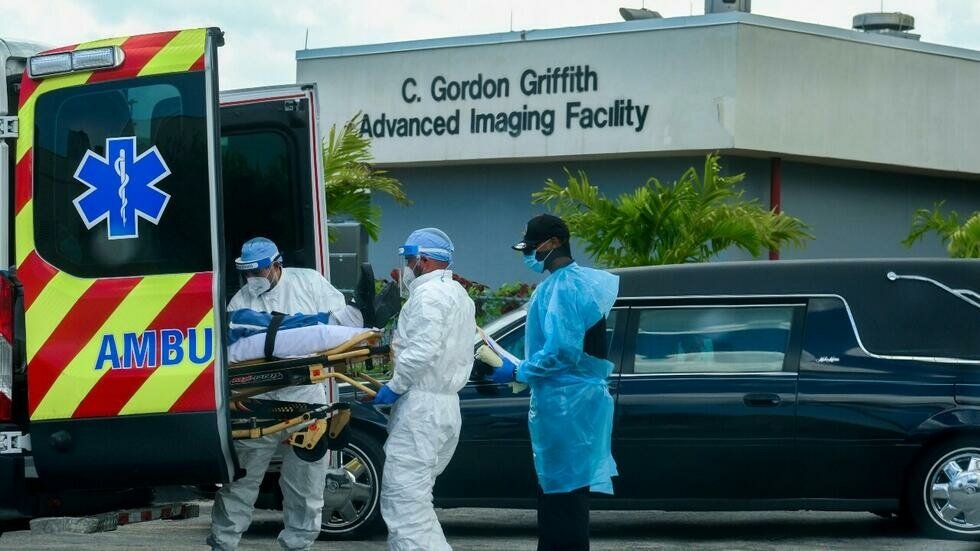 Añaden espacio para muertos en hospitales de Florida