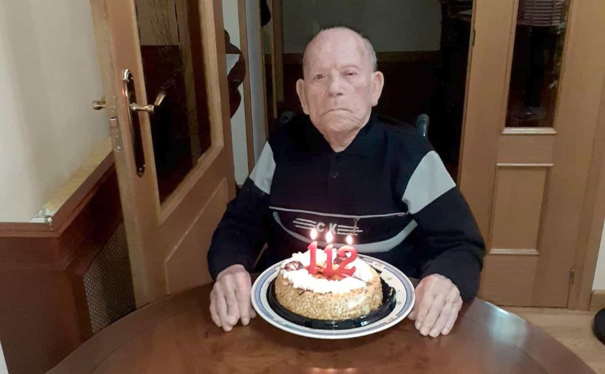 112 años tiene el hombre más longevo del mundo
