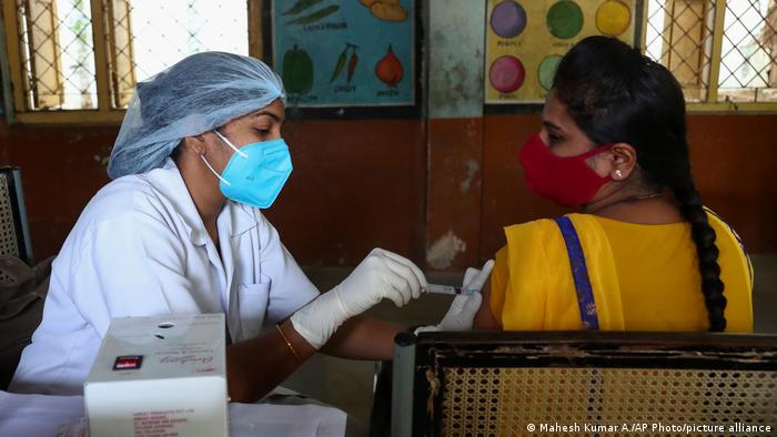 India: 25 millones de personas son vacunadas en un día contra la COVID-19