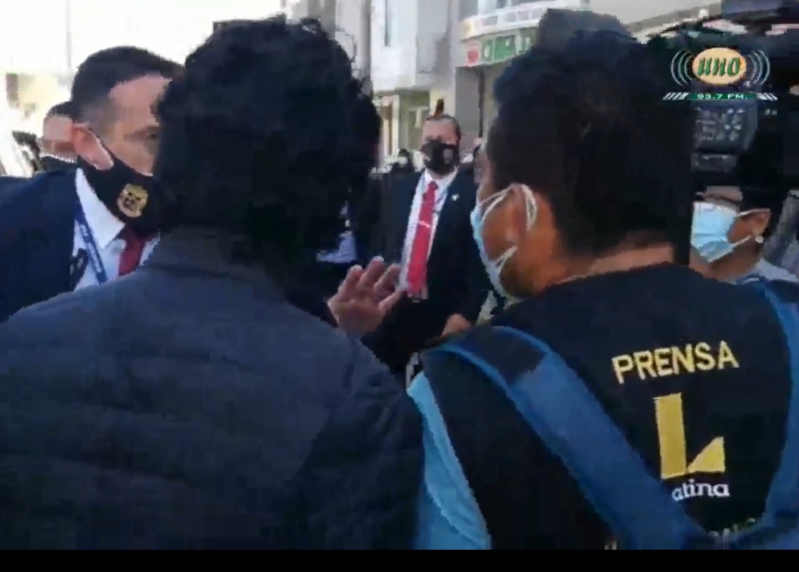 Seguridad de premier agrede a un camarógrafo en Tacna