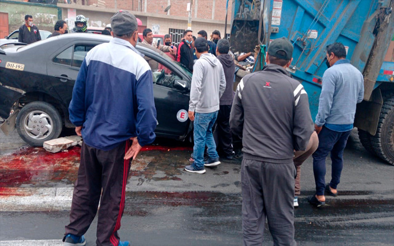Chofer atropelló a tres trabajadores ediles en Chimbote