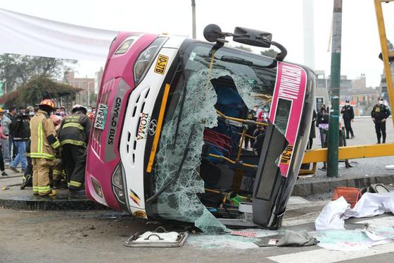 12 personas heridas deja violento choque de dos buses
