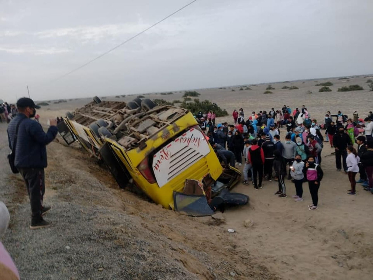 Dos muertos y 67 heridos deja vuelco de bus en Lambayeque