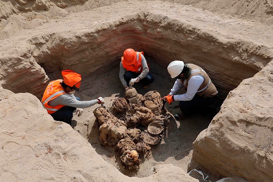 Hallan contexto funerario de cultura previa a los incas