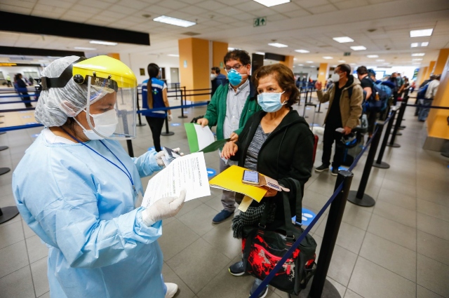 Ya no es obligatorio presentar carné de vacunación para ingresar a Perú