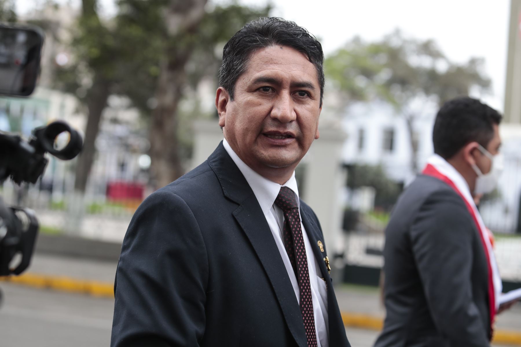 Vladimir Cerrón: «Asamblea Constituyente no es un capricho de Perú Libre»