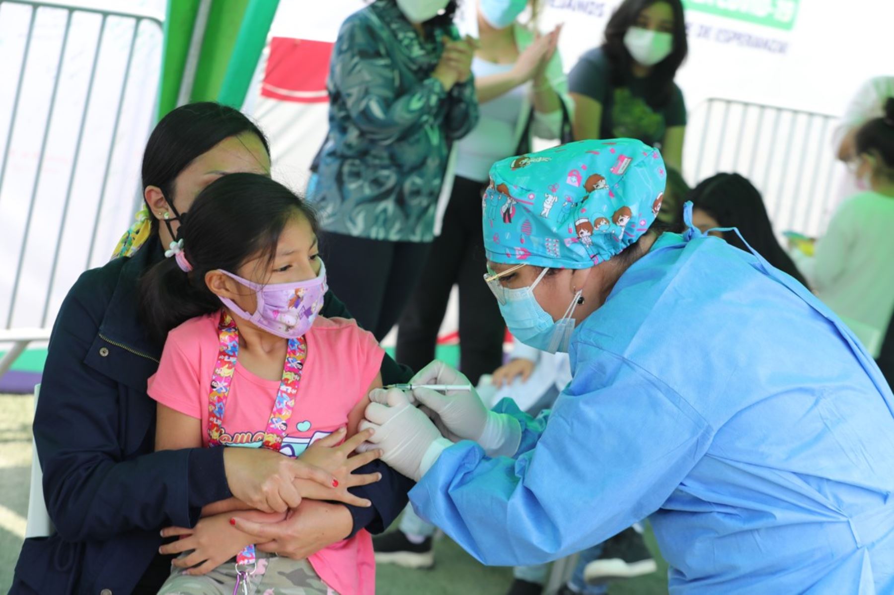 EsSalud impulsa vacunación de niñas contra el papiloma humano.
