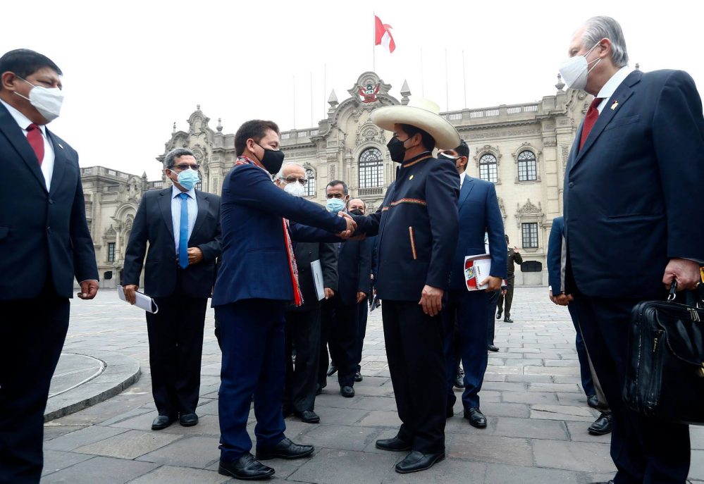 Perú Libre alista golpe a Castillo