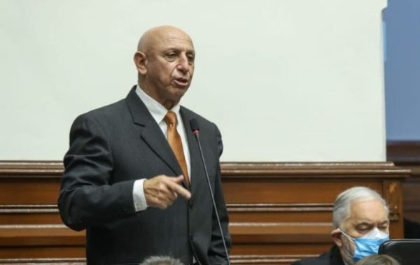 José Cueto sobre Barranzuela: “El ministro no ha respondido prácticamente nada”