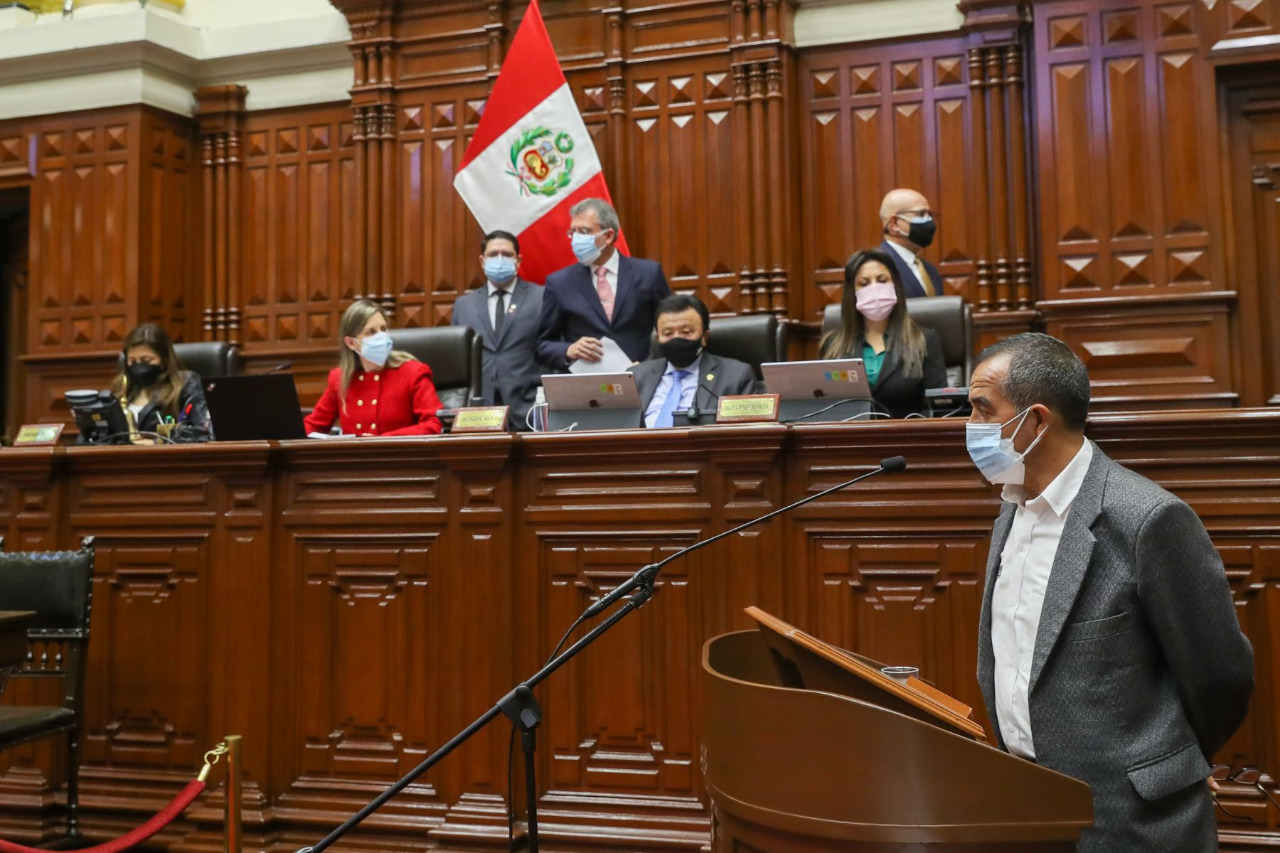 Alistan moción de censura contra Maraví