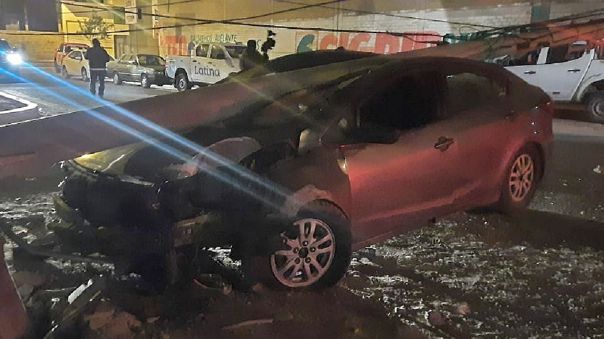 Conductor casi pierde la vida en accidente de tránsito en Los Olivos