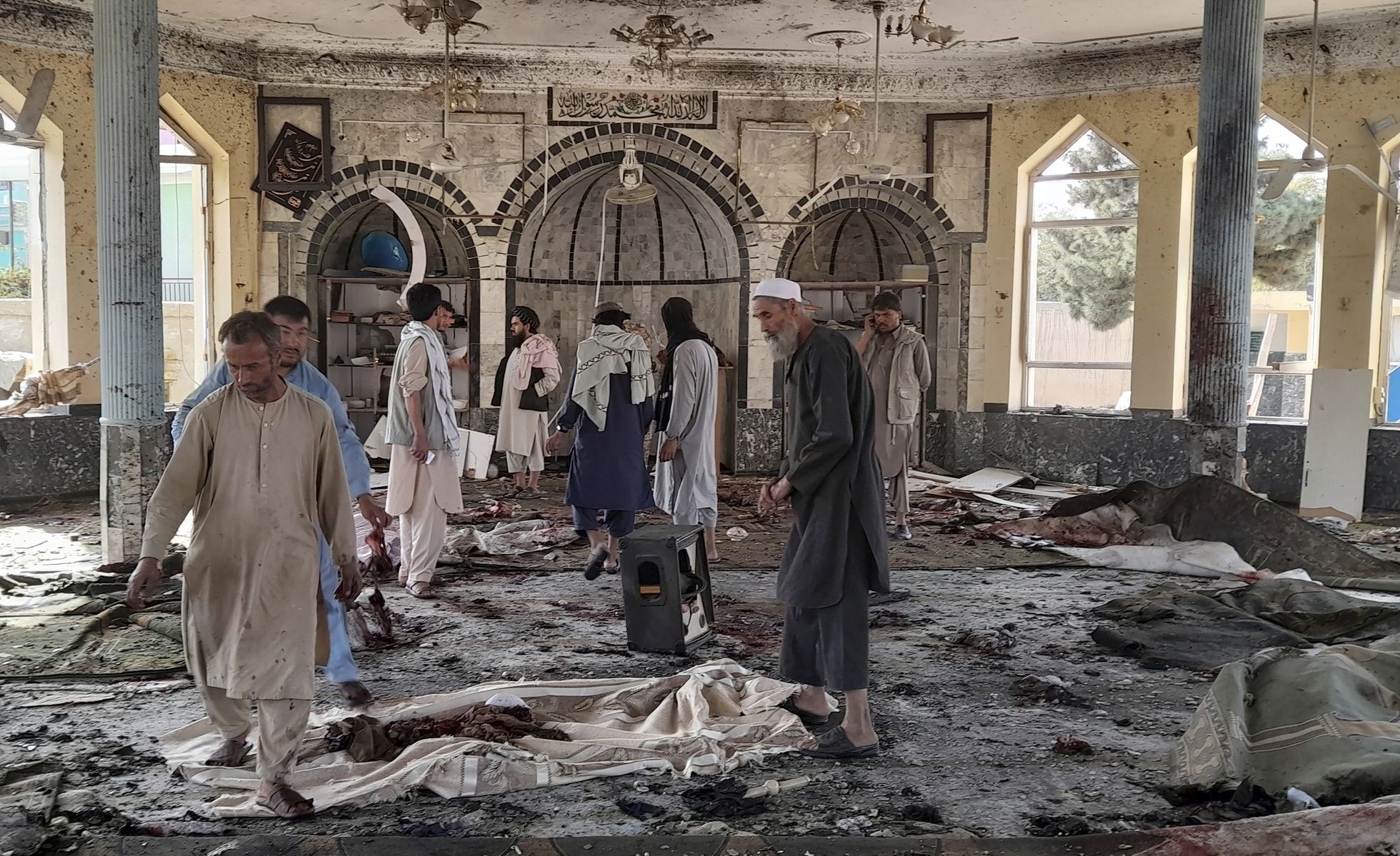 Afganistán: Atentado en mezquita deja 80 muertos y 100 heridos