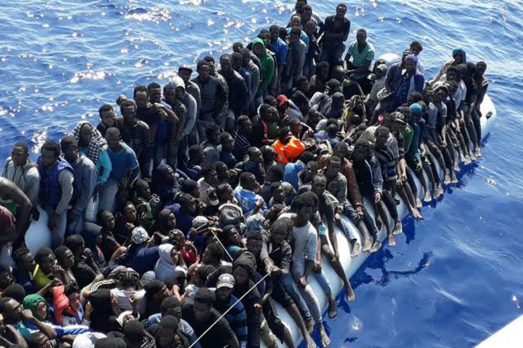 Libia: desaparecen cerca de 70 personas en un bote