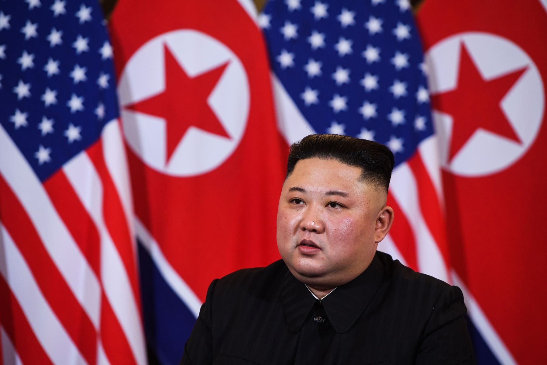 Kim Jong-un reaparece en público después de un mes