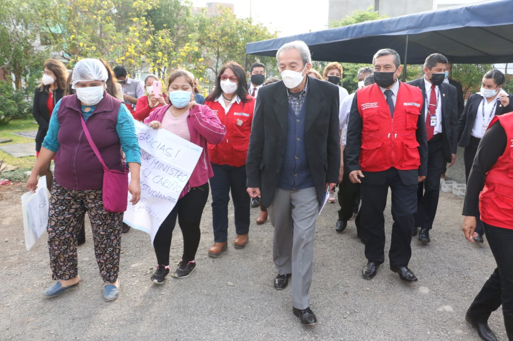 Gallardo inspeccionó terreno donde se construirá colegio