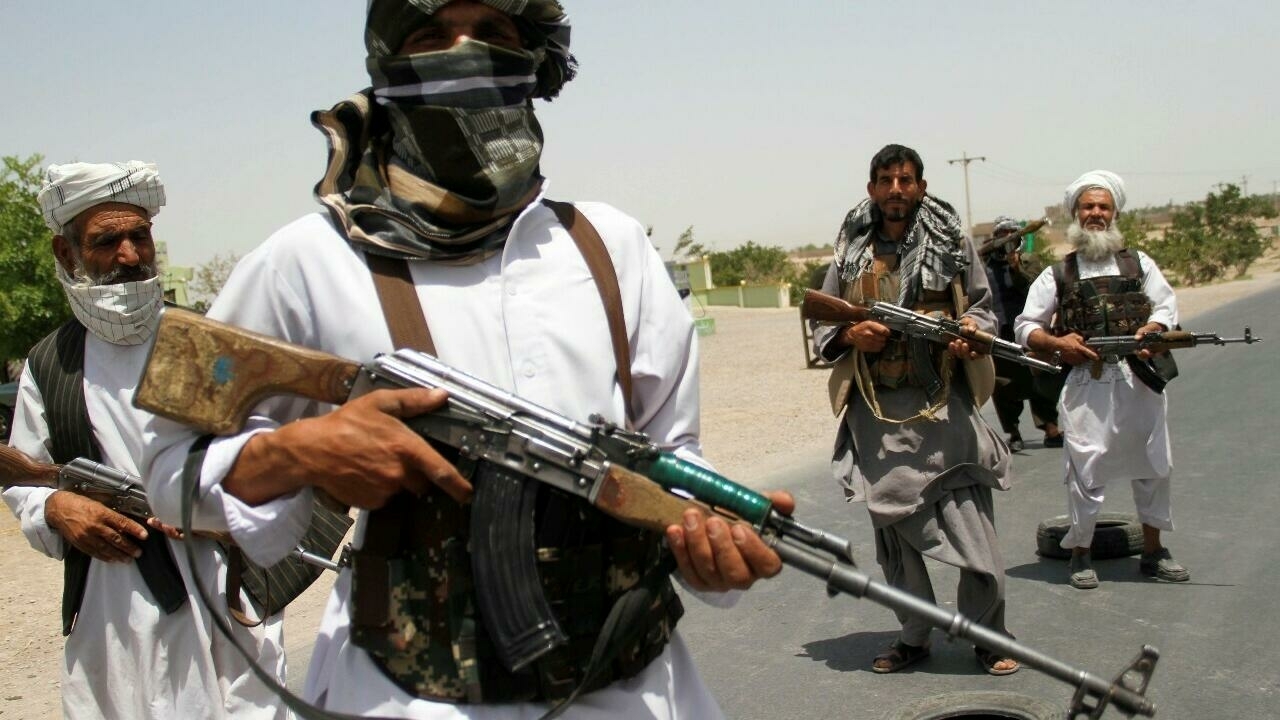 EI lanza otro ataque a talibanes y mata 25 en hospital de Afganistán