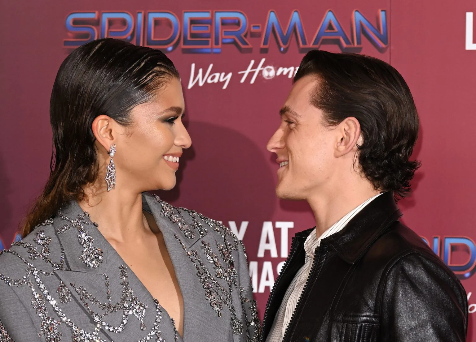 'Spider-Man: No Way Home': Tom Holland y Zendaya derrochan amor en la alfombra roja
