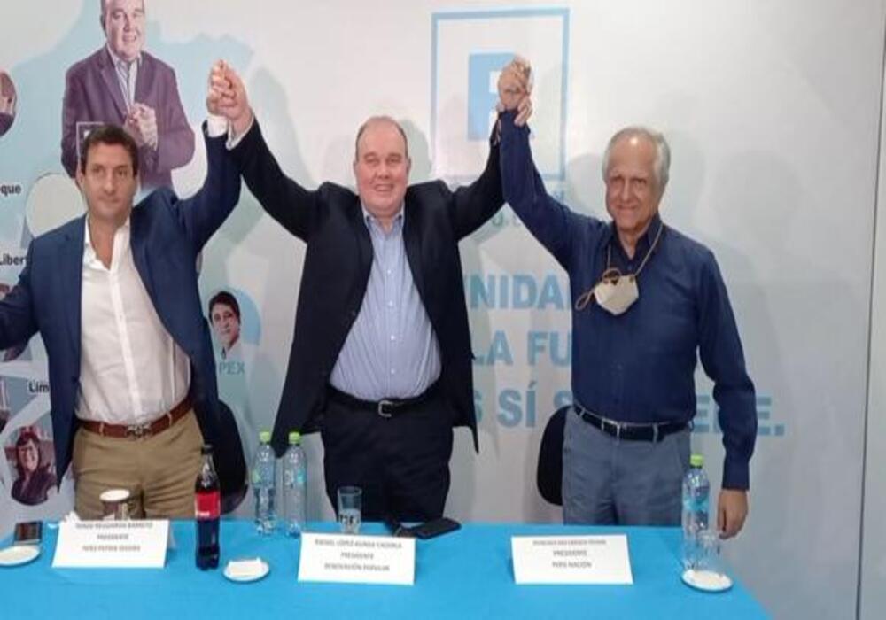 Aliaga forma alianzas con partidos de Reggiardo y Diez Canseco