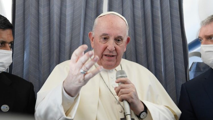 Papa aprueba reforma que sanciona ultrajes y encubrimiento en la Iglesia