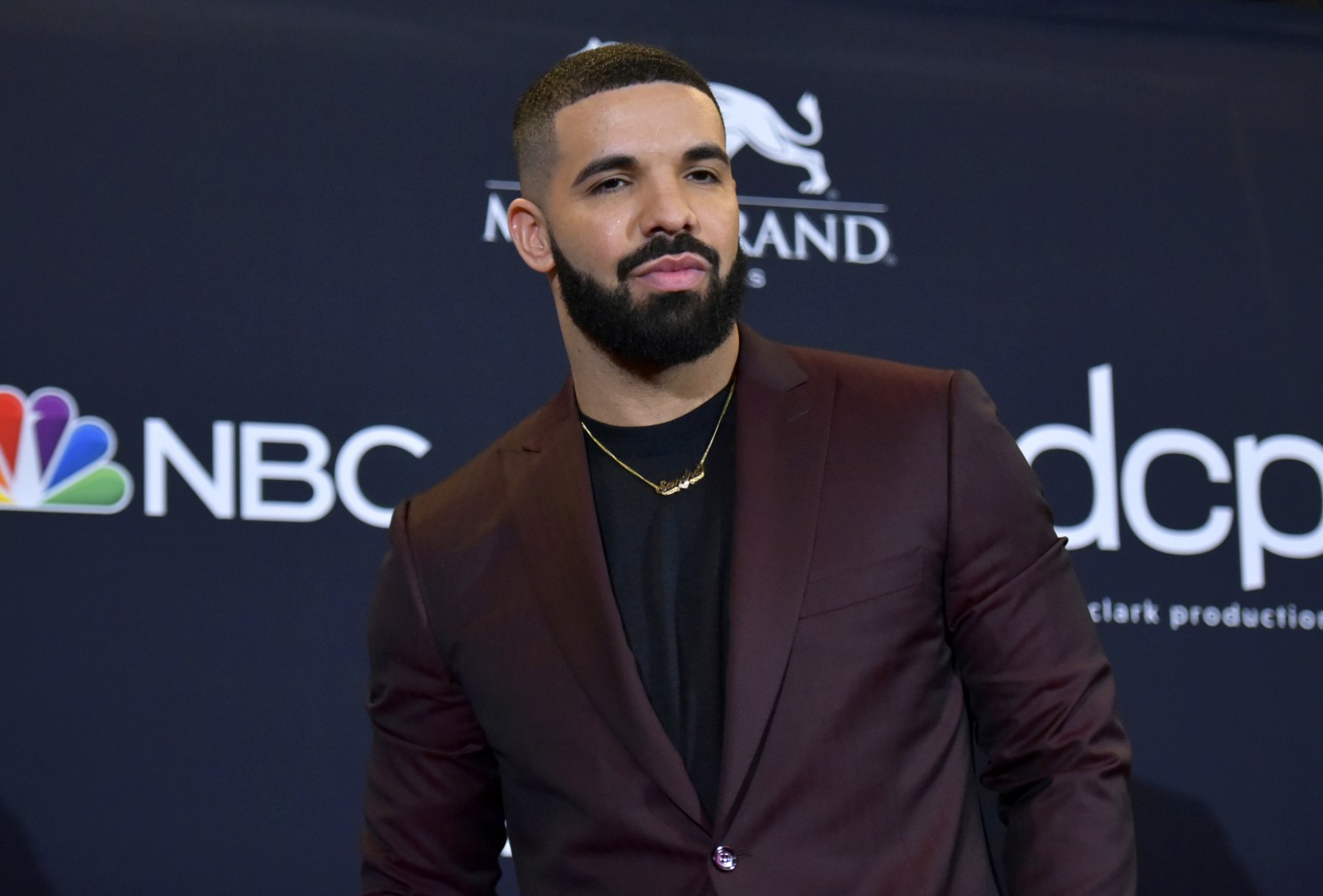 Drake retira sus nominaciones en los Grammy 2022
